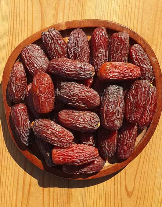 تصویر 3 از خرما پیارم مزمز با بافت نیمه خشک و ارزش غذایی بالا